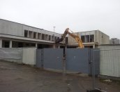 20120316_080414 (800x600).jpg - pastatu griovimas